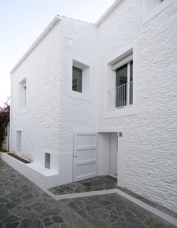 simpático Ánimo cocina Sergison Bates Architects + Liebman Villavecchia Arquitectos > Casa Voltes:  una casa de Cadaqués | HIC