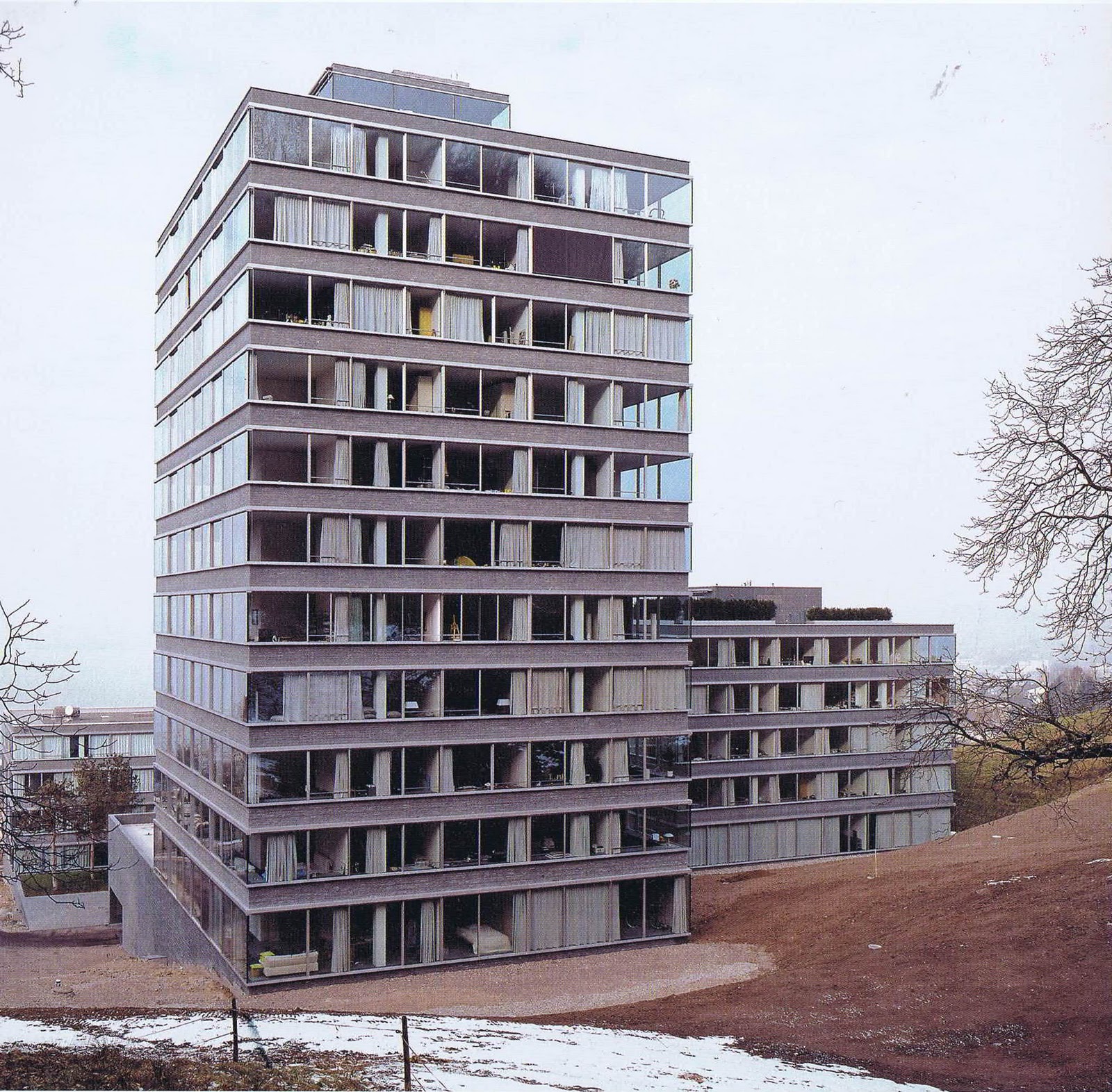 Philip Brühwler >  Zug Housing