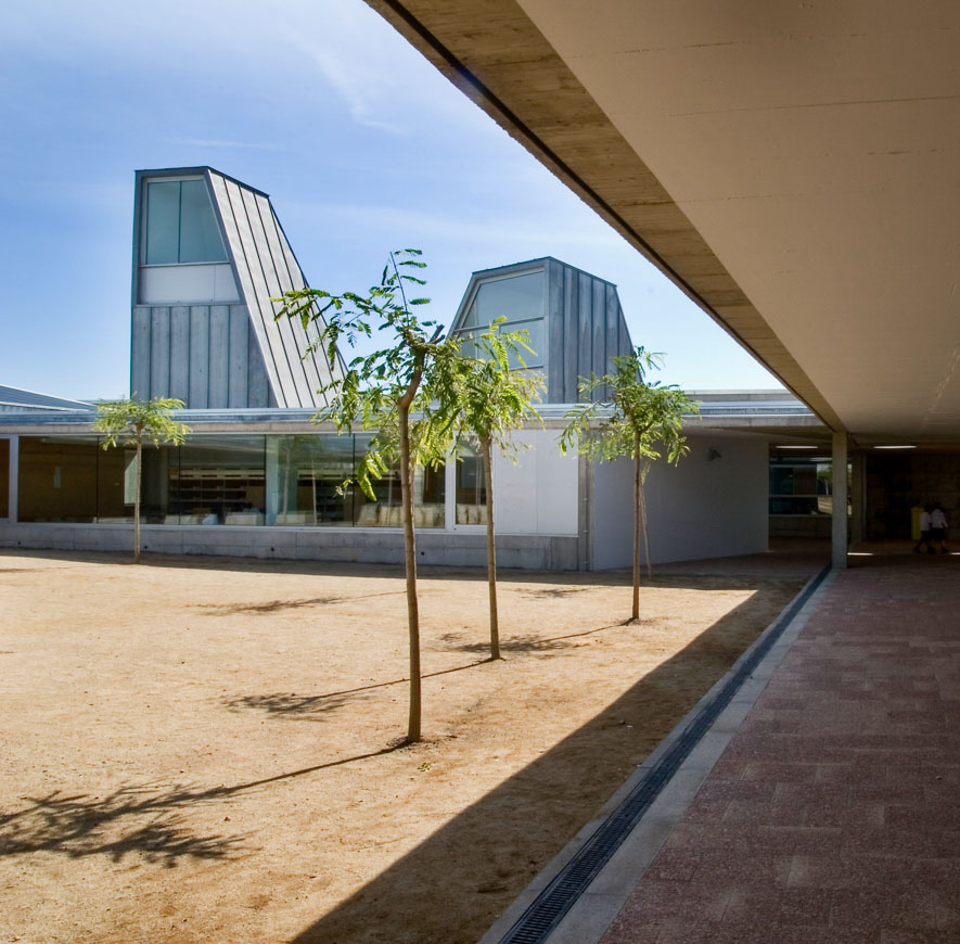 Brullet de Luna >  Escuela Elisabeth, Salou, Tarragona