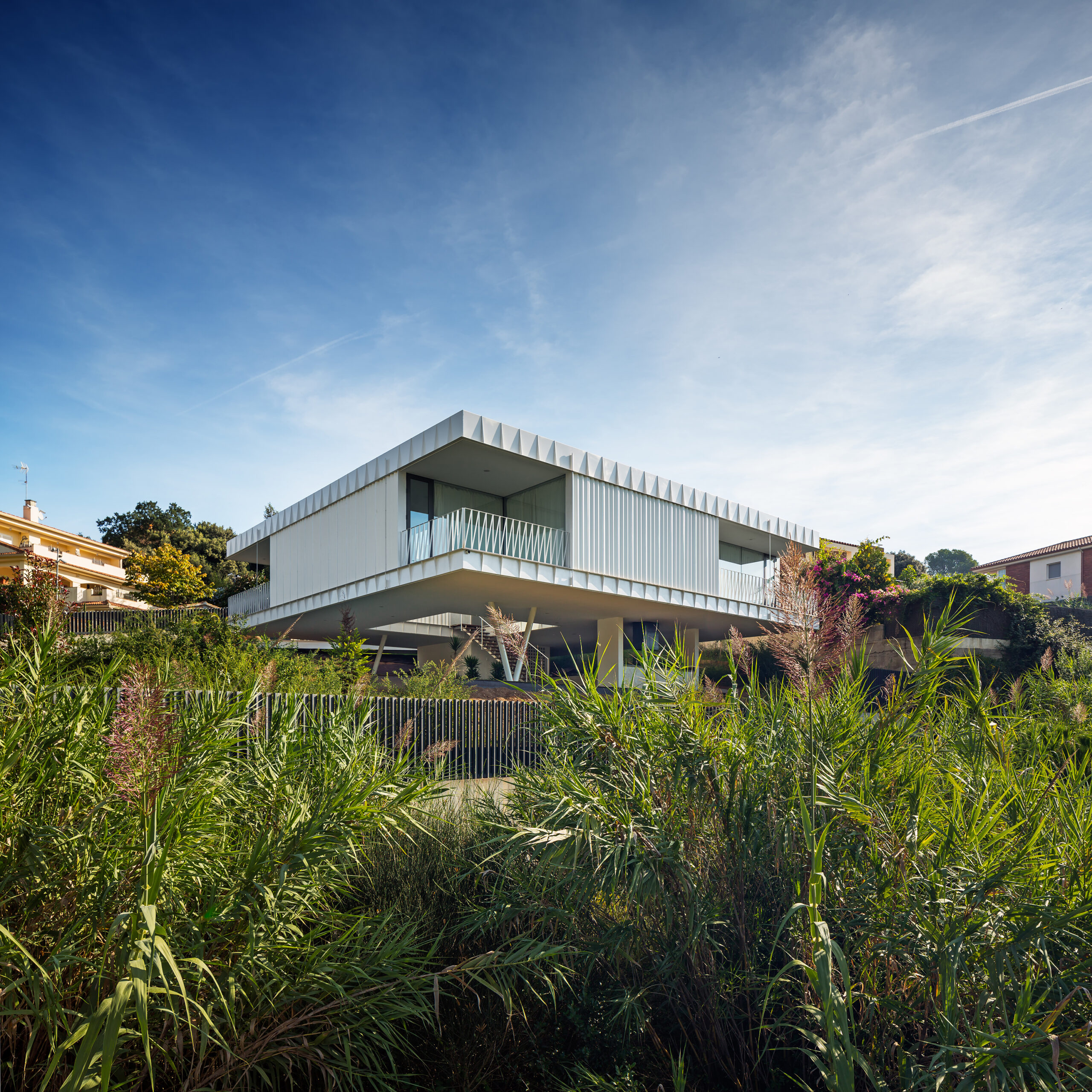 Roberto González, Sergi Serrat > EF House