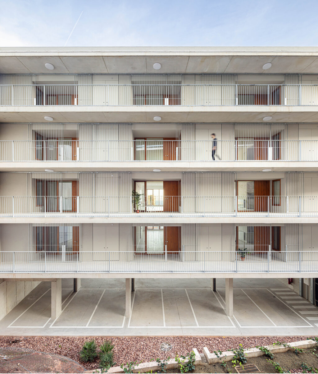 dataAE + Xavier Vendrell Studio > Turó del Sastre Social Housing HIC