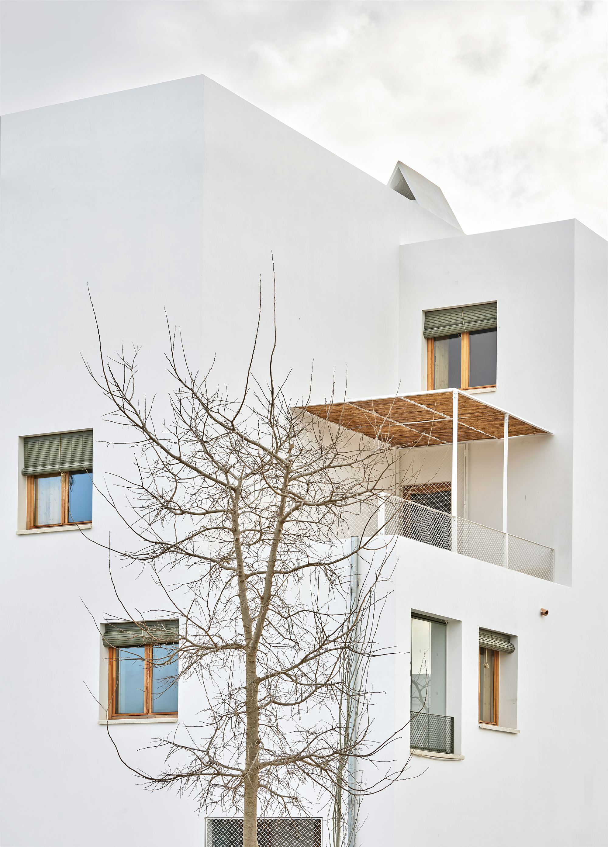 Peris + Toral > Raw Rooms. Casas de tierra