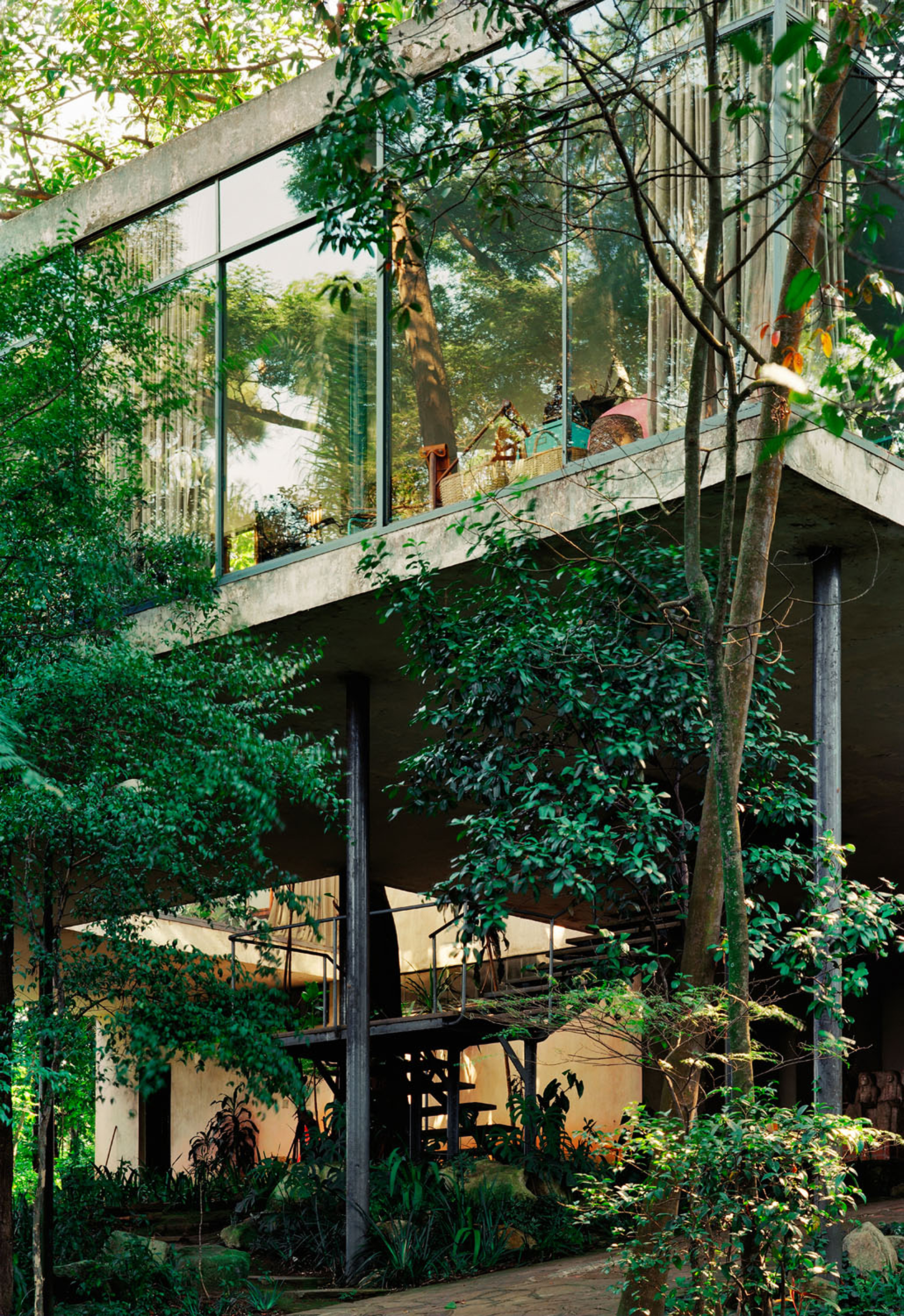Lina Bo Bardi > Casa de Vidrio