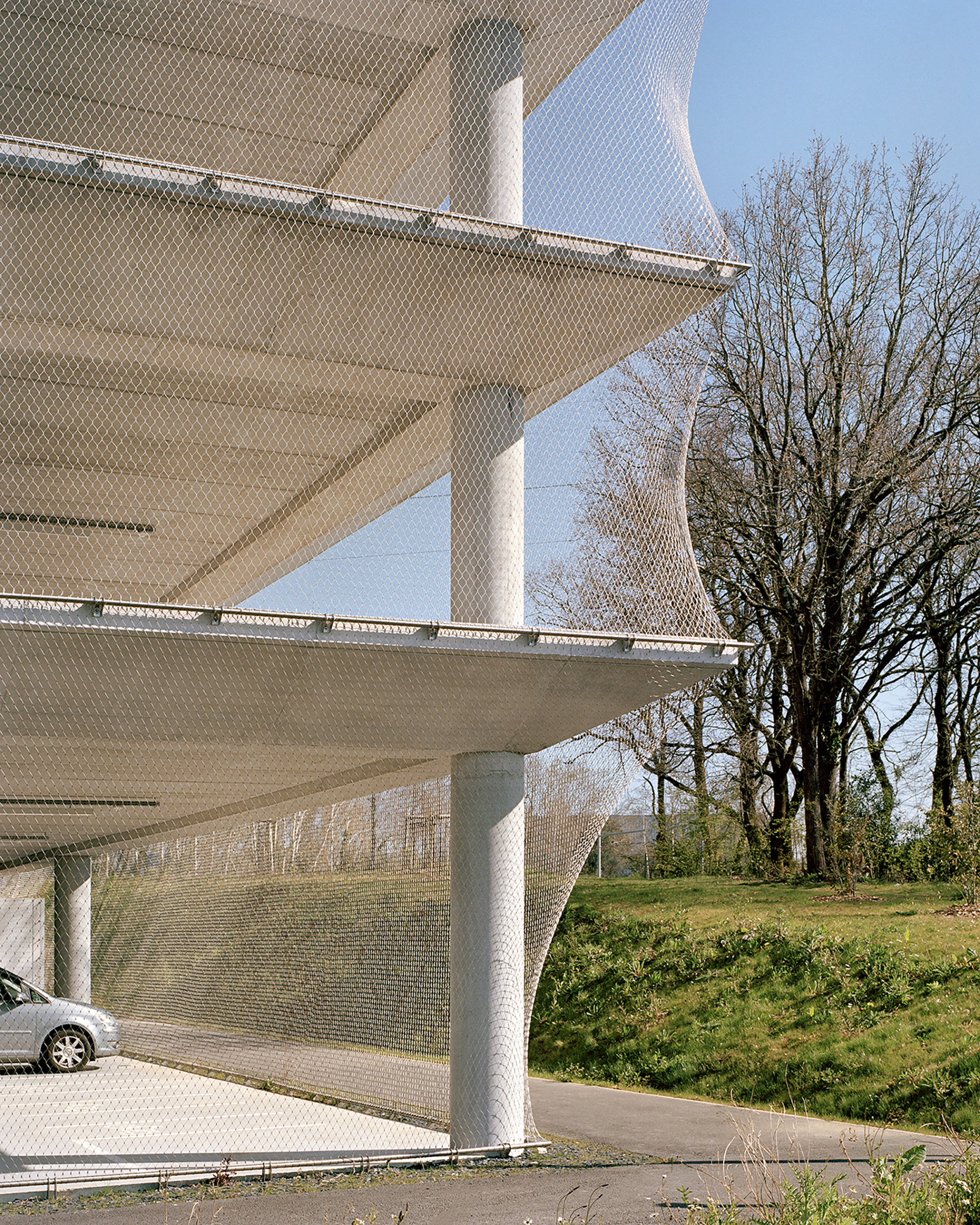 R Architecture + Claas Architectes > P + R car park