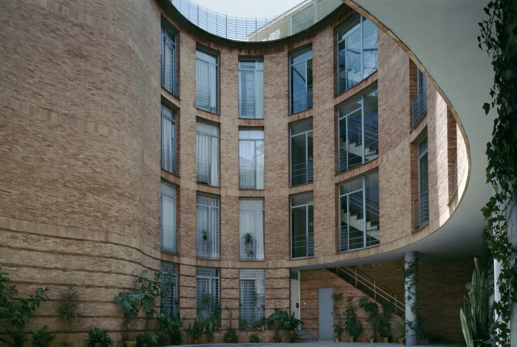 Cruz y Ortiz Arquitectos > Viviendas Maria Coronel