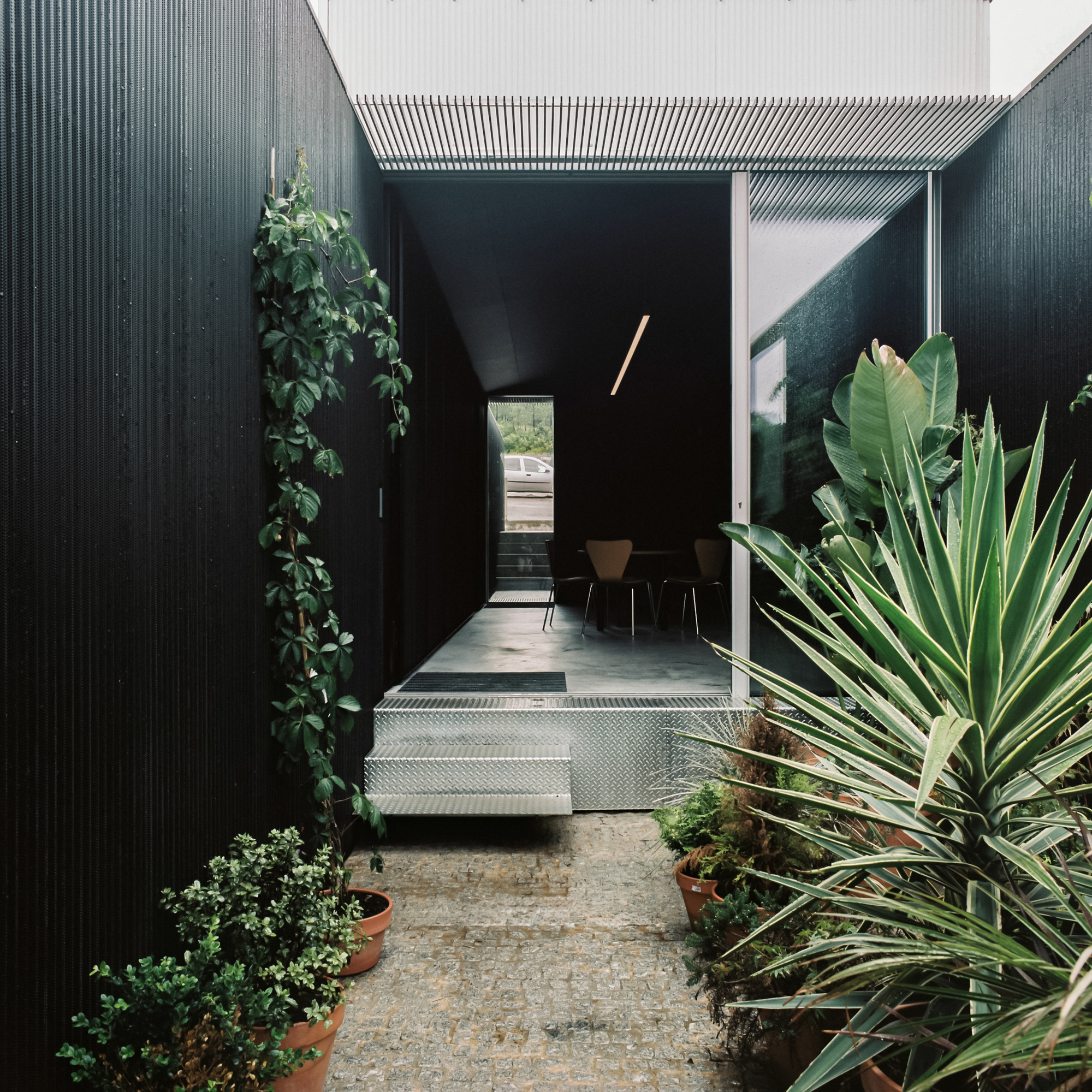 Branco del Rio > Billboard Headquarters