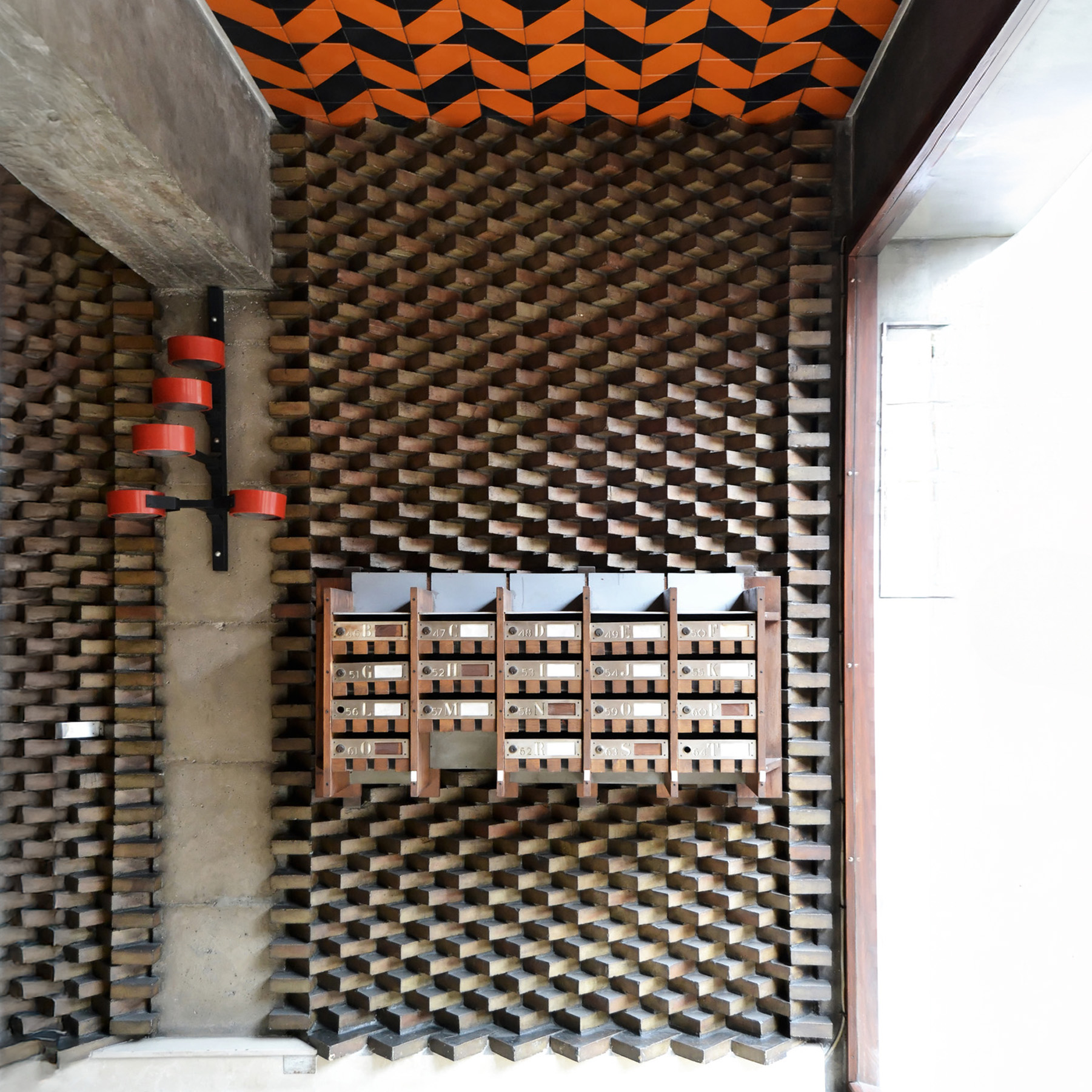 Antoni de Moragas > Viviendas en Vía Augusta, Brusi y Sant Elies. 1964-70