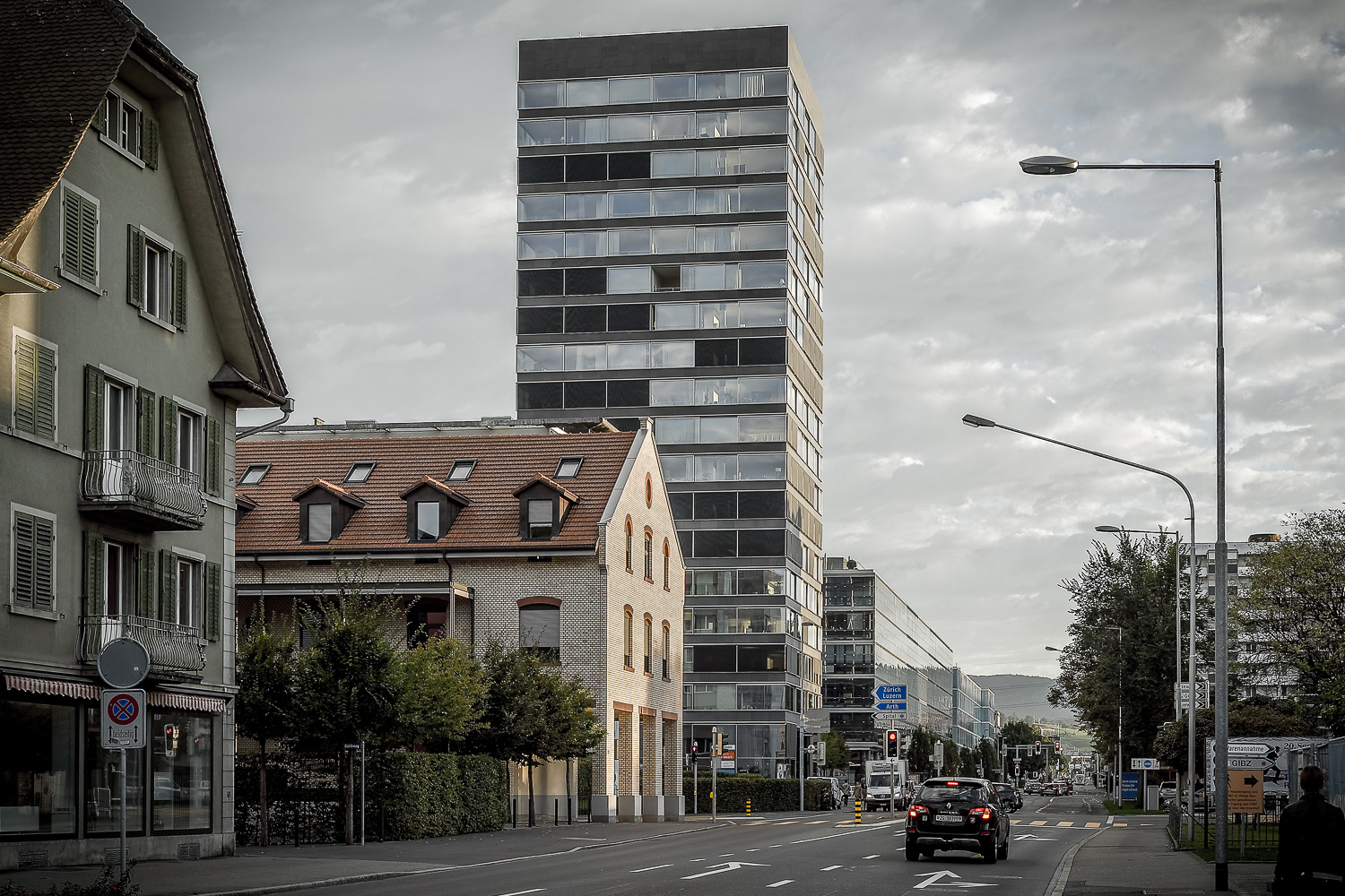 Philip Brühwiler,  Konrad Hüerlimann > Hochhaus B125