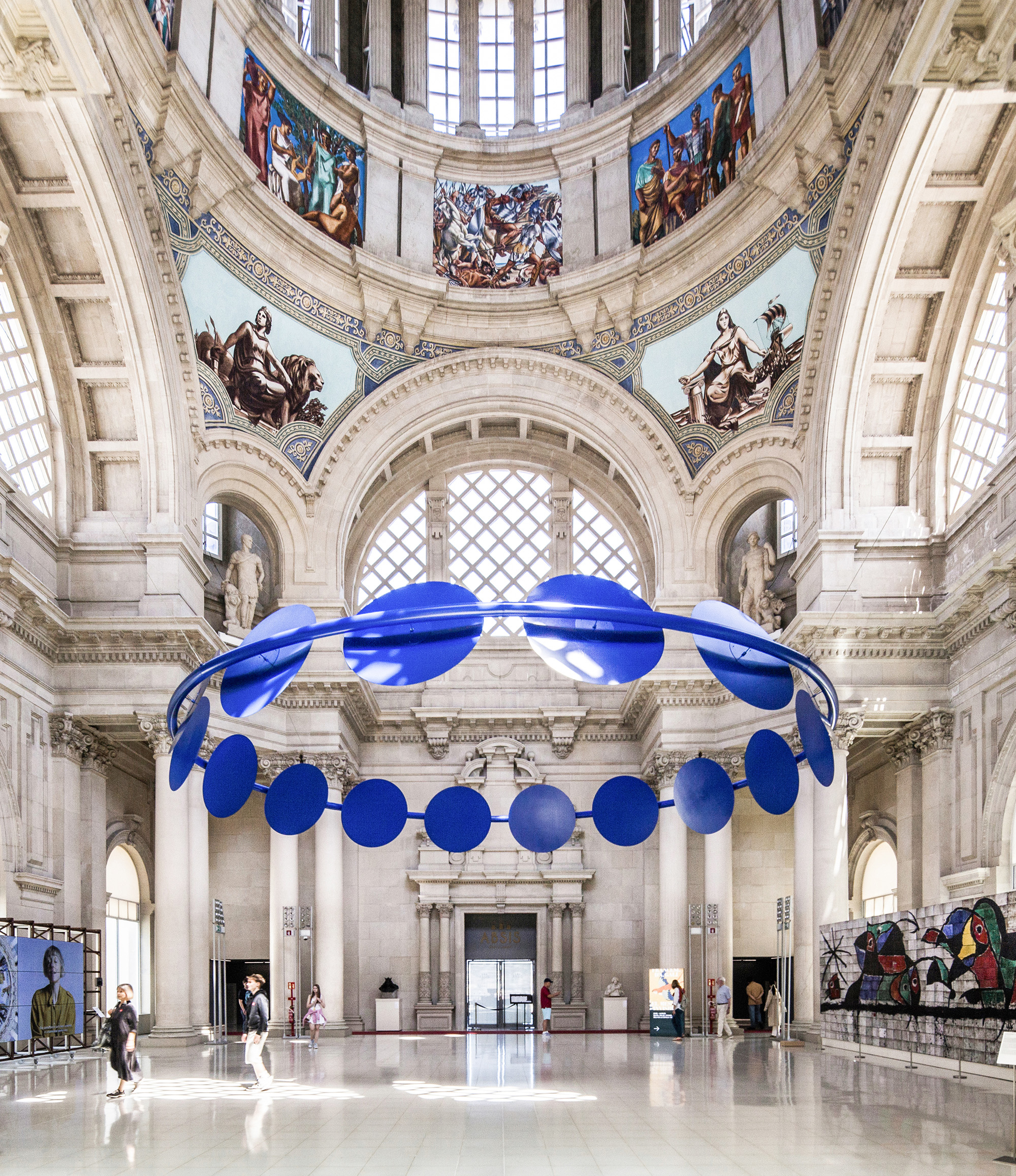 Anna & Eugeni Bach > A CROWN OF EYES